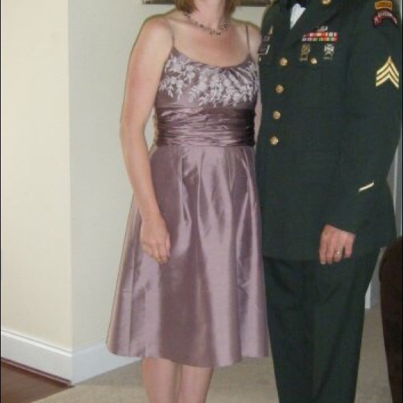 Anne Klein silk gown, knee length size 8 - Picture 6 of 6